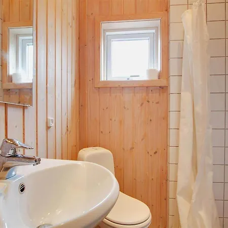 1441-aakirkeby-strandparken-14 Hébergement de vacances Vester Somarken